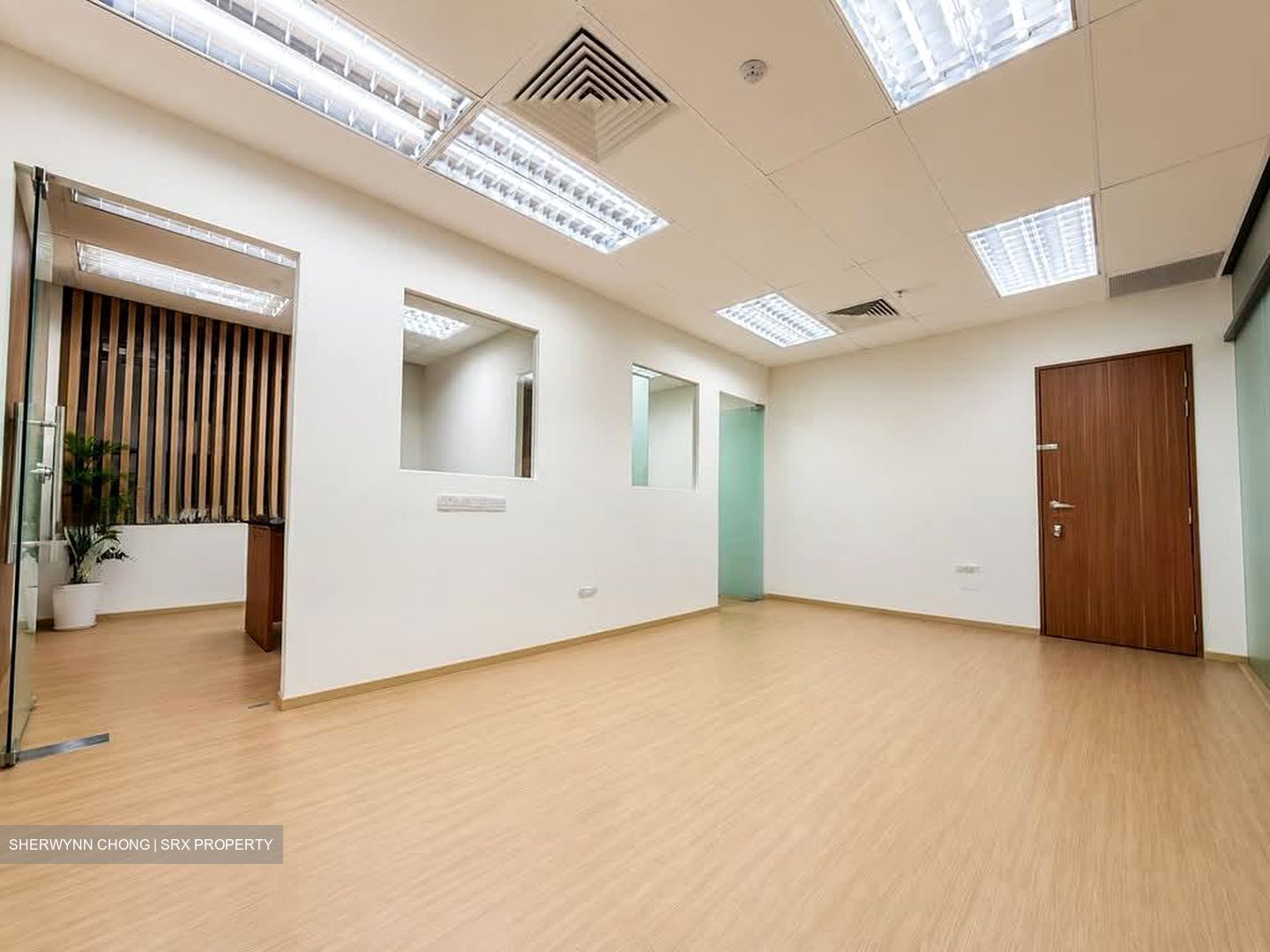 Peninsula Shopping Complex (D6), Office #567429451